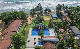 Hibiscus Beach Hotel & Villas